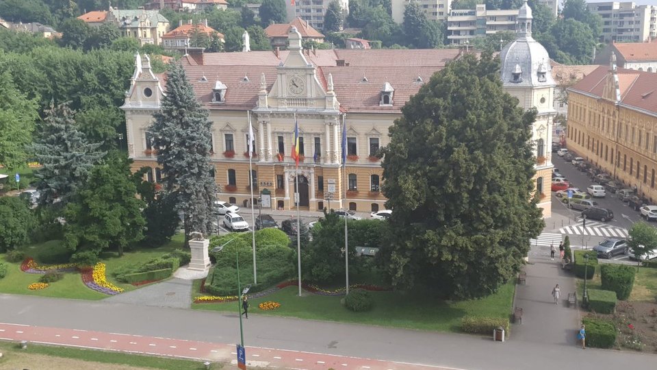 Noua organigramă a Primăriei, respinsă. Primarul vrea o ședință extraordinară, luni, pentru același punct