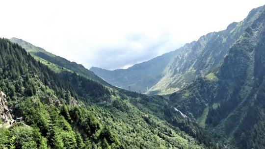 România, țară cu jumătate din lanțul carpatic, săracă în cabane pentru drumeți