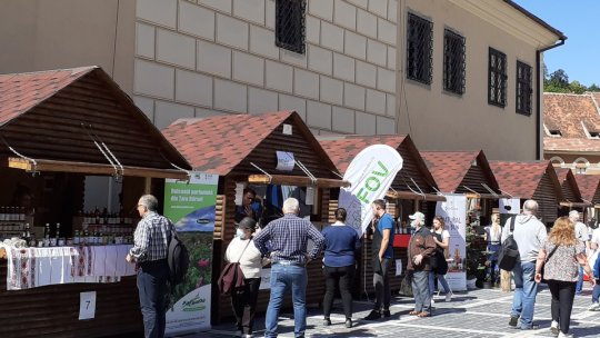 Târgul producătorilor locali ROMO, în Piața Sfatului