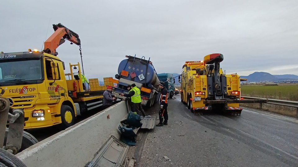 Trafic blocat pe ocolitoarea Brașovului din cauza unei cisterne
