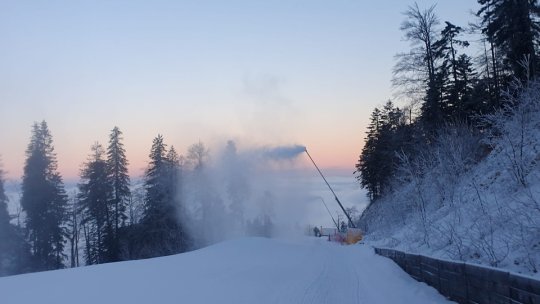 Se deschid pârtiile din partea inferioară a domeniului schiabil