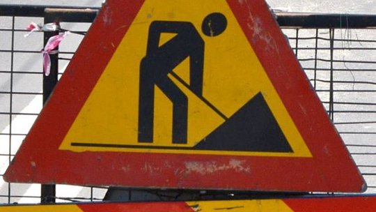 Circulaţie restricţionată pe DN1, la Buşteni, după ce s-a spart o conductă de apă