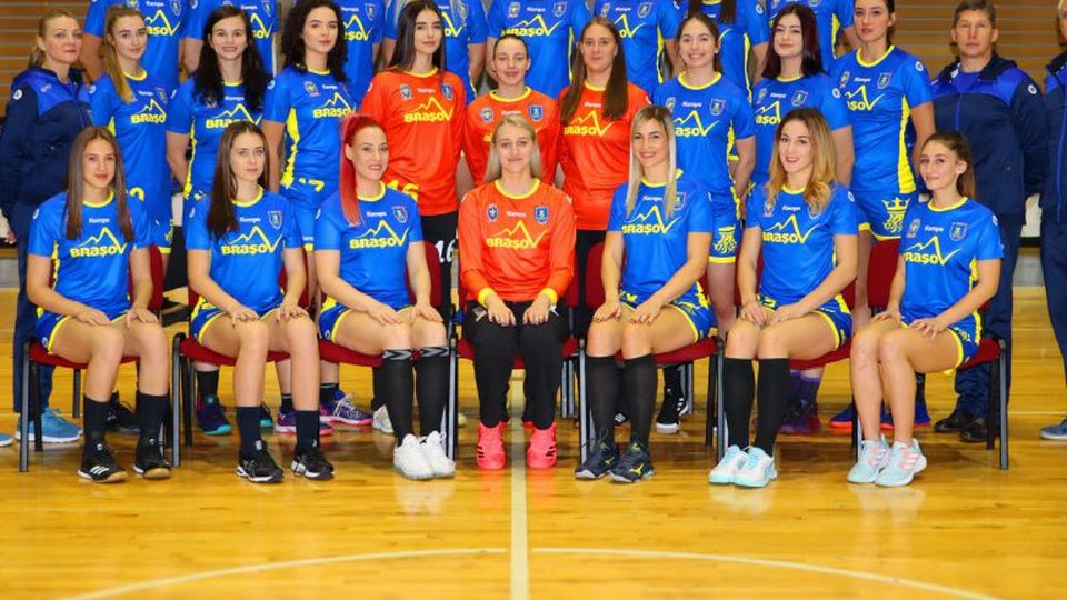Corona Brașov - ACS Spartac București, sâmbătă, în Sala Sporturilor "D. Popescu Colibași"