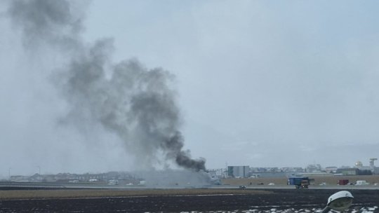 O mașină a luat foc pe Ocolitoarea Brașovului (VIDEO)