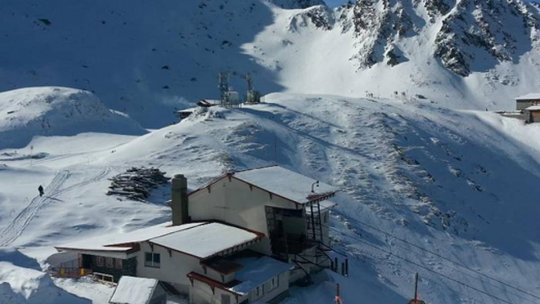 Risc mare de avalanşă în Munţii Făgăraş. Vizată este şi zona turistică Bâlea Lac