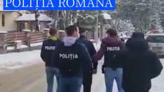 Tânărul care s-a filmat la volanul unei mașini de poliție, în arest (VIDEO)