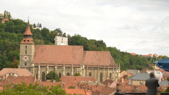 Prima Școală Românească și Biserica Neagră vor intra pe circuitul "Brașov Visit Ticket"
