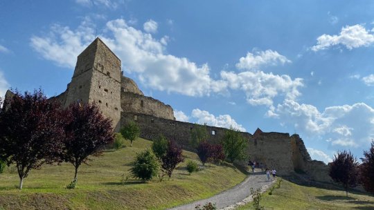 Cetatea Rupea stinge lumina noaptea. Din cauza creșterii facturii