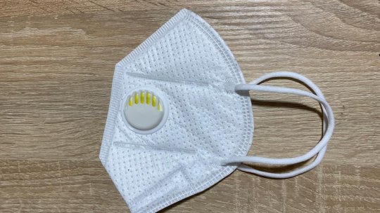 Șomaj tehnic și purtarea măștilor FFP2, printre măsurile analizate la Guvern pentru combaterea efectelor Covid-19 în valul 5