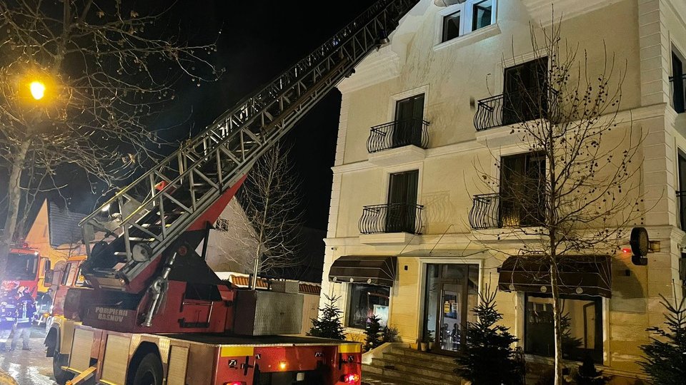 Incendiu la un hotel din Râșnov, azi noapte