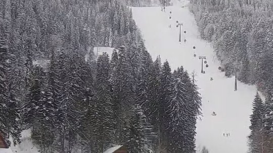 Instalațiile de transport pe cablu din Postăvaru, oprite din cauza vântului