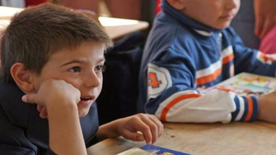 Preșcolarii și elevii din clasele primare revin la ore