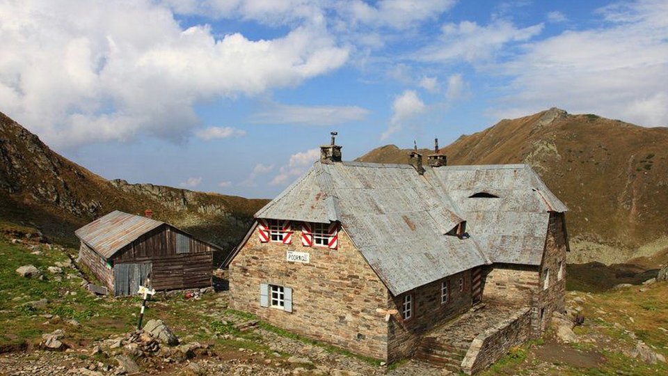 Cabana Podragu se închide din 16 octombrie