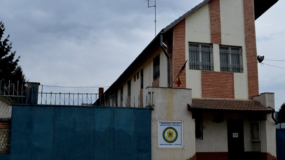 Mai mulți deținuți din Penitenciarul Codlea vor participa, vineri, la Bursa locurilor de muncă