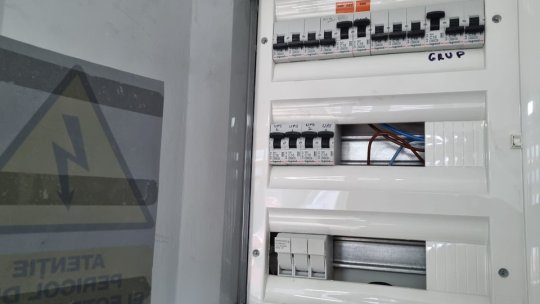 Consumul de energie electrică, în scădere cu 5,3% în primele opt luni ale acestui an,