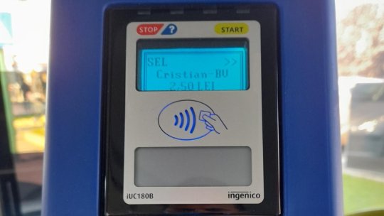 De astăzi, pe RAT-ul metropolitan poți plăti călătoria cu cardul bancar direct în autobuz