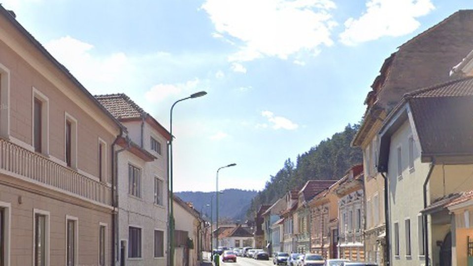 18 locuri de parcare nou-amenajate pe strada Căpitan Ilie Birț, scoase la licitație, luni