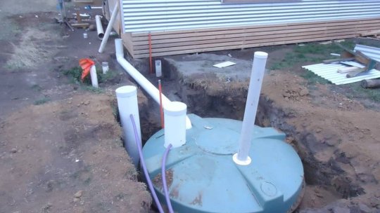 Cei care au locuințe cu fose septice trebuie să le înscrie în registrul Primăriei până la finalul lunii noiembrie