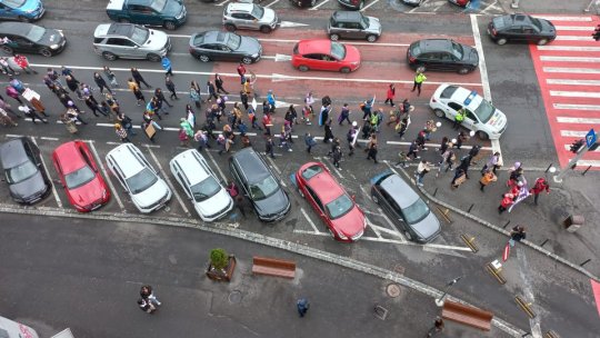 Marș pentru siguranța femeilor, la această oră, în centrul Brașovului