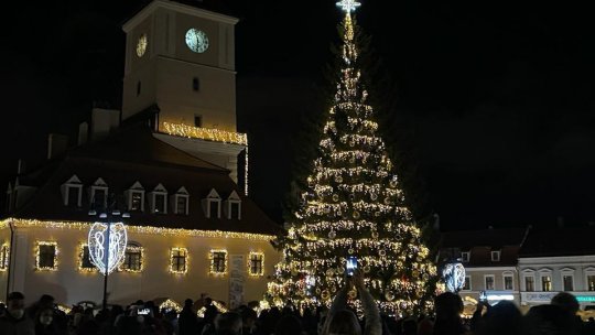Brașovul aprinde iluminatul festiv pentru sărbătorile de iarnă în 30 noiembrie