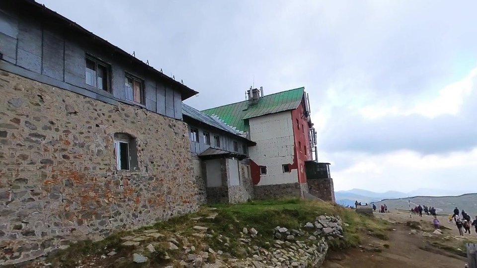 Cabana Babele, scoasă la vânzare