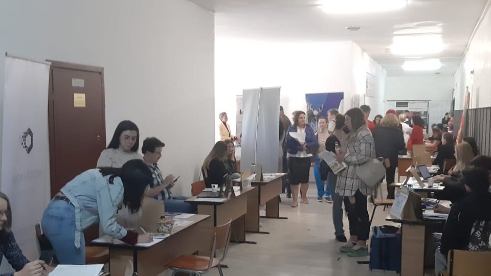 Bursa Locurilor de Muncă pentru Absolvenți, vinerea viitoare, la Brașov