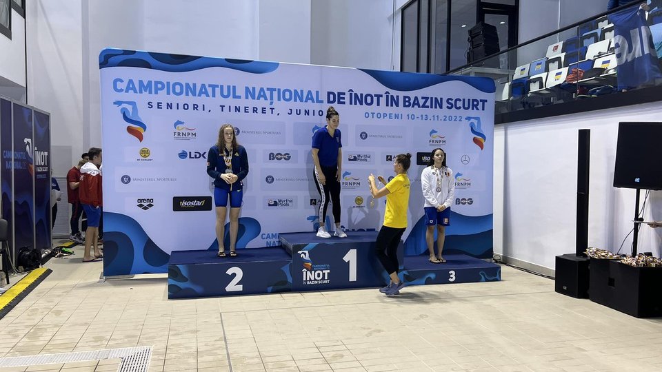 Aur și argint pentru înotătorii Coronei la Campionatul Național