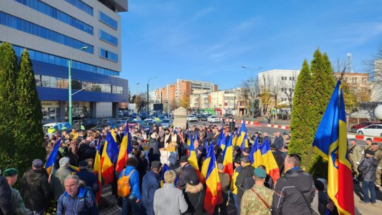 Zeci de brașoveni, prezenți la depunerea de coroane și ceremonialul religios de la Troiţa Eroilor