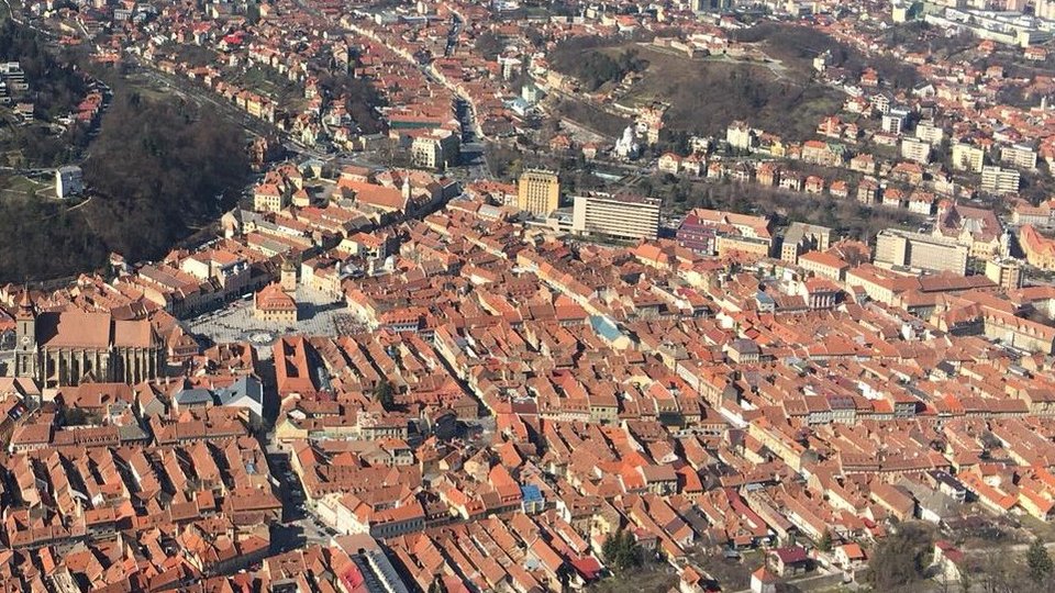 Provocare pentru studenții brașoveni: "Brașov 1987, 35 de ani după"