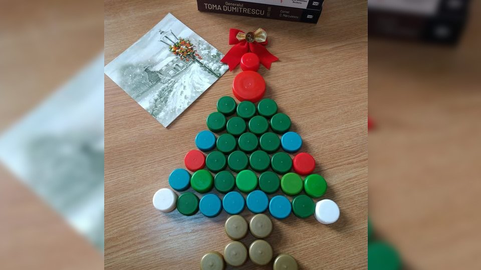 Reciclezi și câștigi premii, de Crăciun, de la Biblioteca Județeană