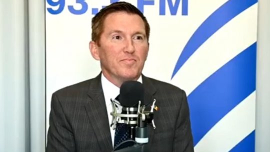 Adjunctul interimar al șefului misiunii diplomatice a SUA în România, Shane Dixon, interviu la Radio România Braşov FM (VIDEO)