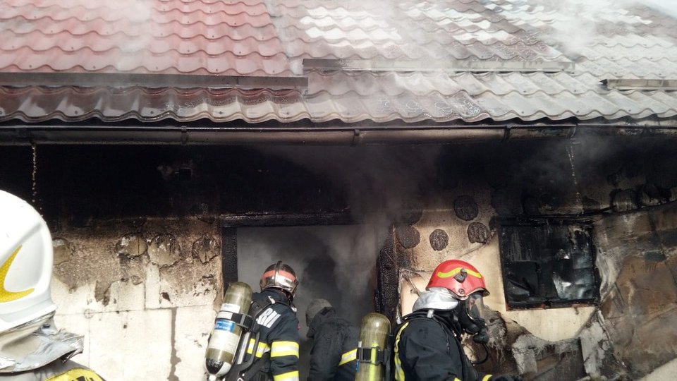 Incendiu la o casă din Cincu