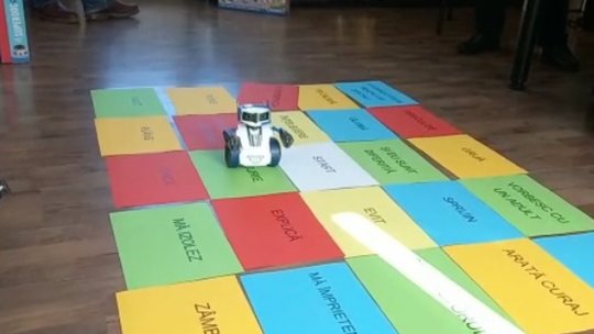 Fenomenul bullyingului adus în fața copilului prin joc, cu ajutorul roboților, la Brașov