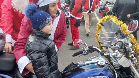 Moș Crăciun a venit, la Brașov, pe motocicletă