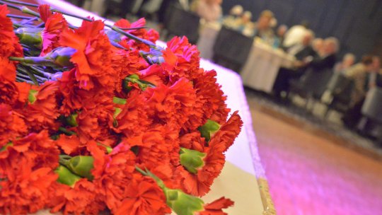 Cuplurile de brașoveni care au împlinit 50 de ani de căsătorie, așteptate să se înscrie pentru a sărbători împreună "Nunta de Aur"