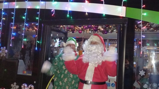 Autobuzul lui Moș Crăciun va circula pe străzile din Brașov până în 2 ianuarie