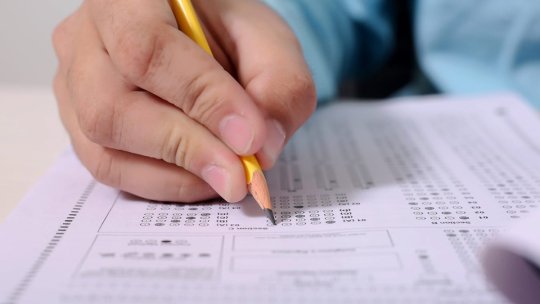 63 de candidați au trecut de testul scris pentru concursul de director de școală