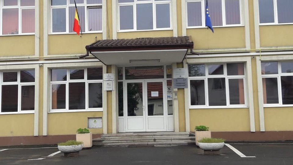 88 de candidați înscriși pentru 117 posturi de șefi de școală