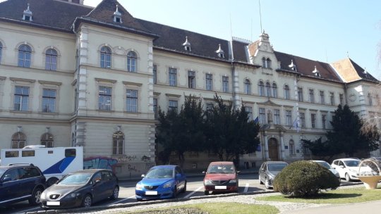 Din martie, profesorii de la Universitatea Transilvania încep cursurile de pregătire cu liceenii care se pregătesc de Bac