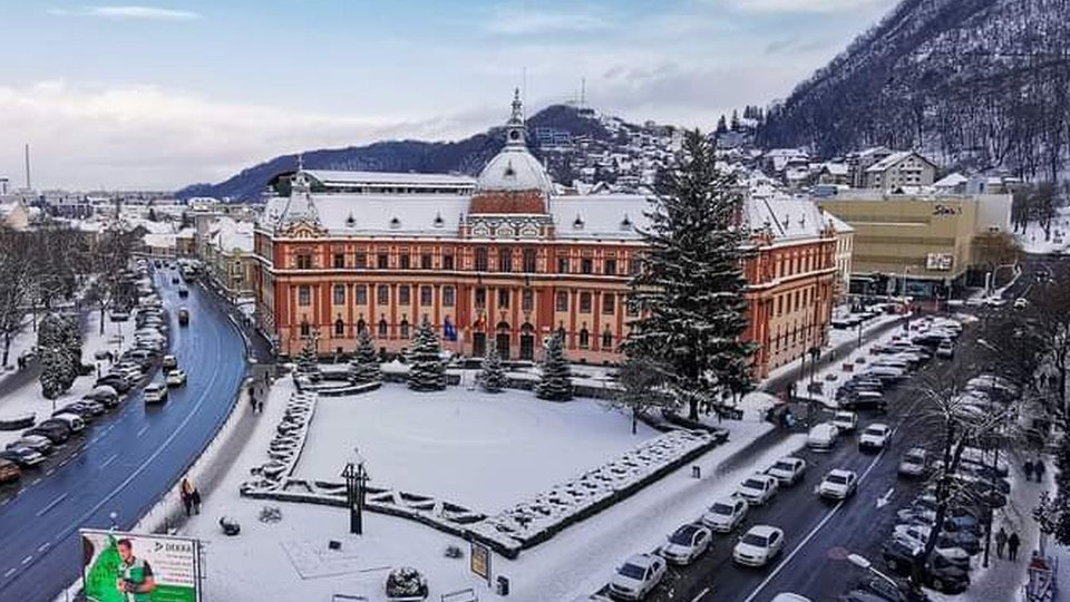 Grevă de avertisment, mâine, la Prefectura Brașov