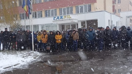 Angajații Carfil au reînceput lucrul. Conducerea le-a promis că-și vor primi drepturile restante