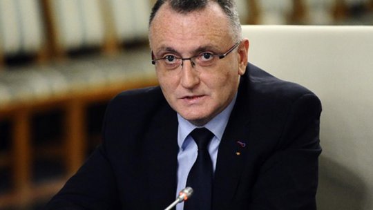 Învățământul în sistem hibrid - doar pentru elevii cu afecțiuni cronice, până la finalul acestui an școlar