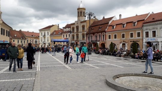 Începe autorecenzarea. Centrele pentru autorecenzarea asistată