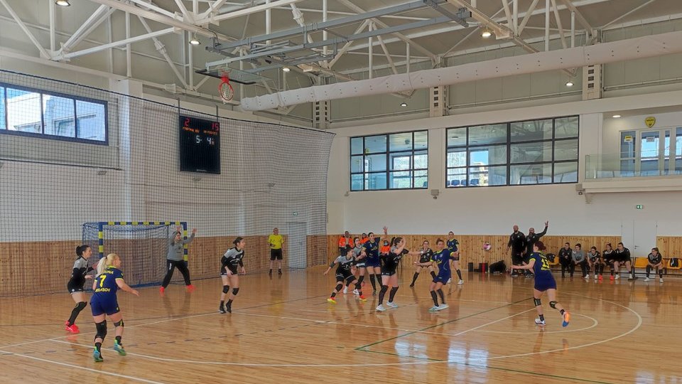 Victorie pentru handbalistele Coronei în confruntarea cu CS Activ Prahova Ploiești