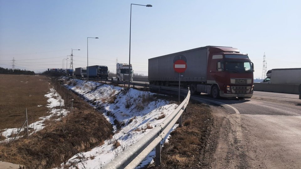 Protest spontan al transportatorilor pe centura municipiului Braşov (VIDEO)