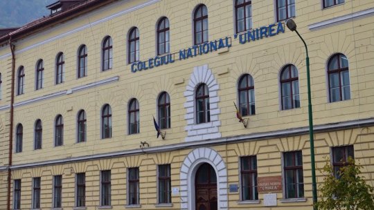 La Colegiul Național Unirea ar putea fi deschise clase speciale pentru copiii refugiaților ucraineni. Două grădinițe din Brașov ar putea prelua preșcolarii
