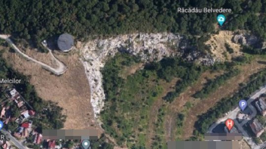 Zonă de promenadă cu târguri și diverse evenimente, pe Valea Cetății