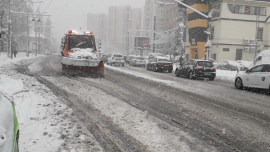 Noaptea trecută, 46 de utilaje de deszăpezire au acționat în municipiul Brașov