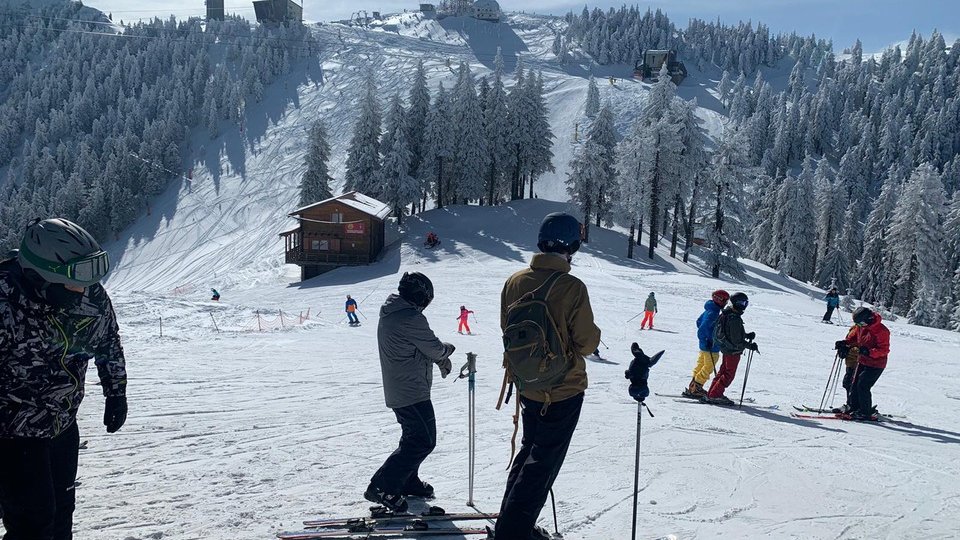 Se schiază în condiții bune în Poiana Brașov