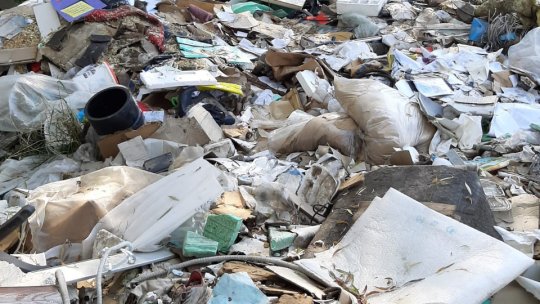 Noi zone contaminate cu deșeuri